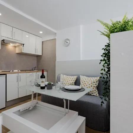 Apartment 319 Modern Accommodation,sea View And Pool Playa de las Americas (Tenerife)