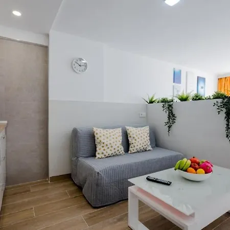 Apartment 319 Modern Accommodation,sea View And Pool