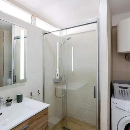 Apartment 319 Modern Accommodation,sea View And Pool Playa de las Americas (Tenerife)